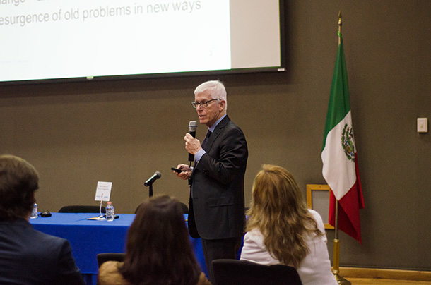 The Institute of Public Health in Mexico (INSP) celebrated the career of Dr. Jonathan Samet, Flora L. Thornton Chair of the USC Department of Population and Public Health Sciences and director of the USC Institute for Global Health, as part of its 30-year anniversary commemoration Jan. 27.