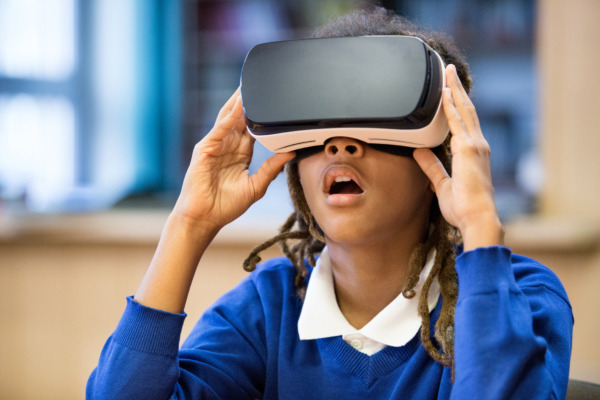 Playing a virtual reality game during medical procedures can reduce pain and anxiety in children